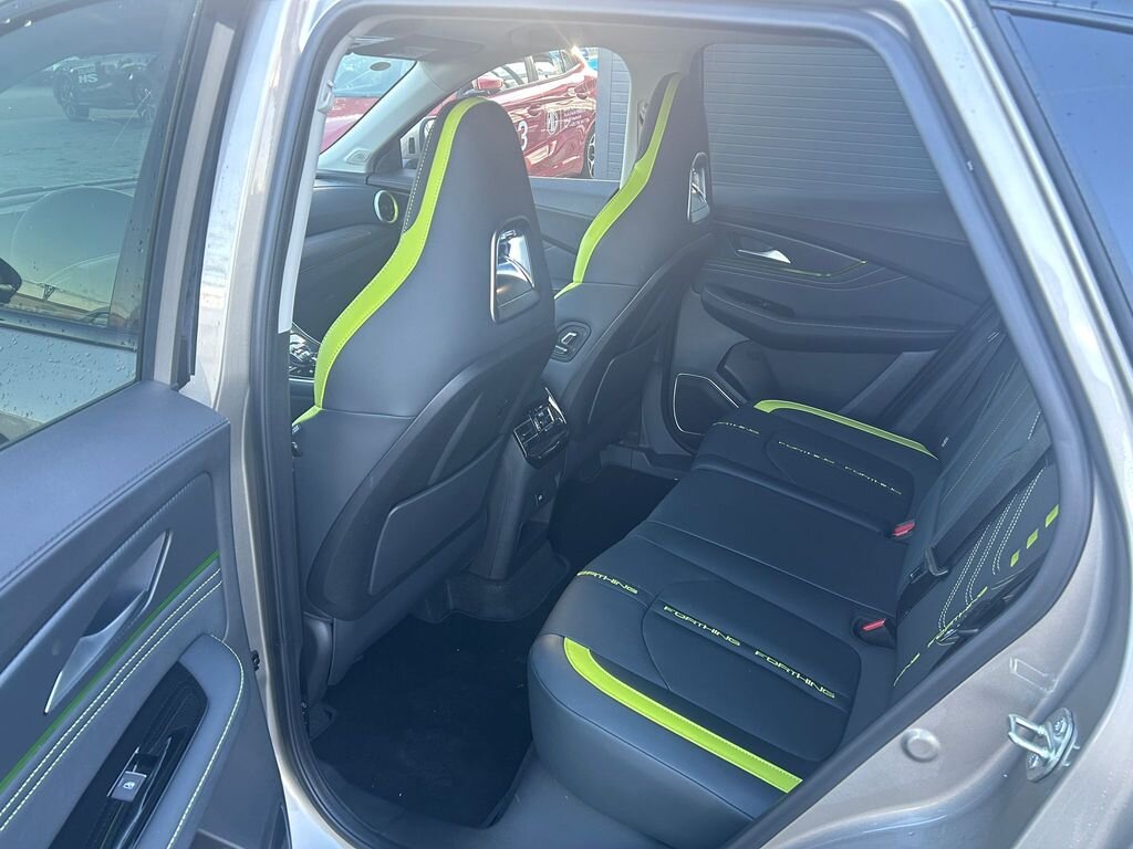 Dongfeng Ostatní SUV / Terénní 1,5 l 180 kw