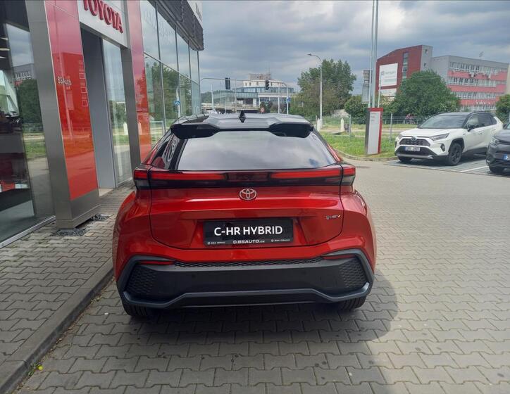 Toyota C-HR SUV 1,8 l 103 kw