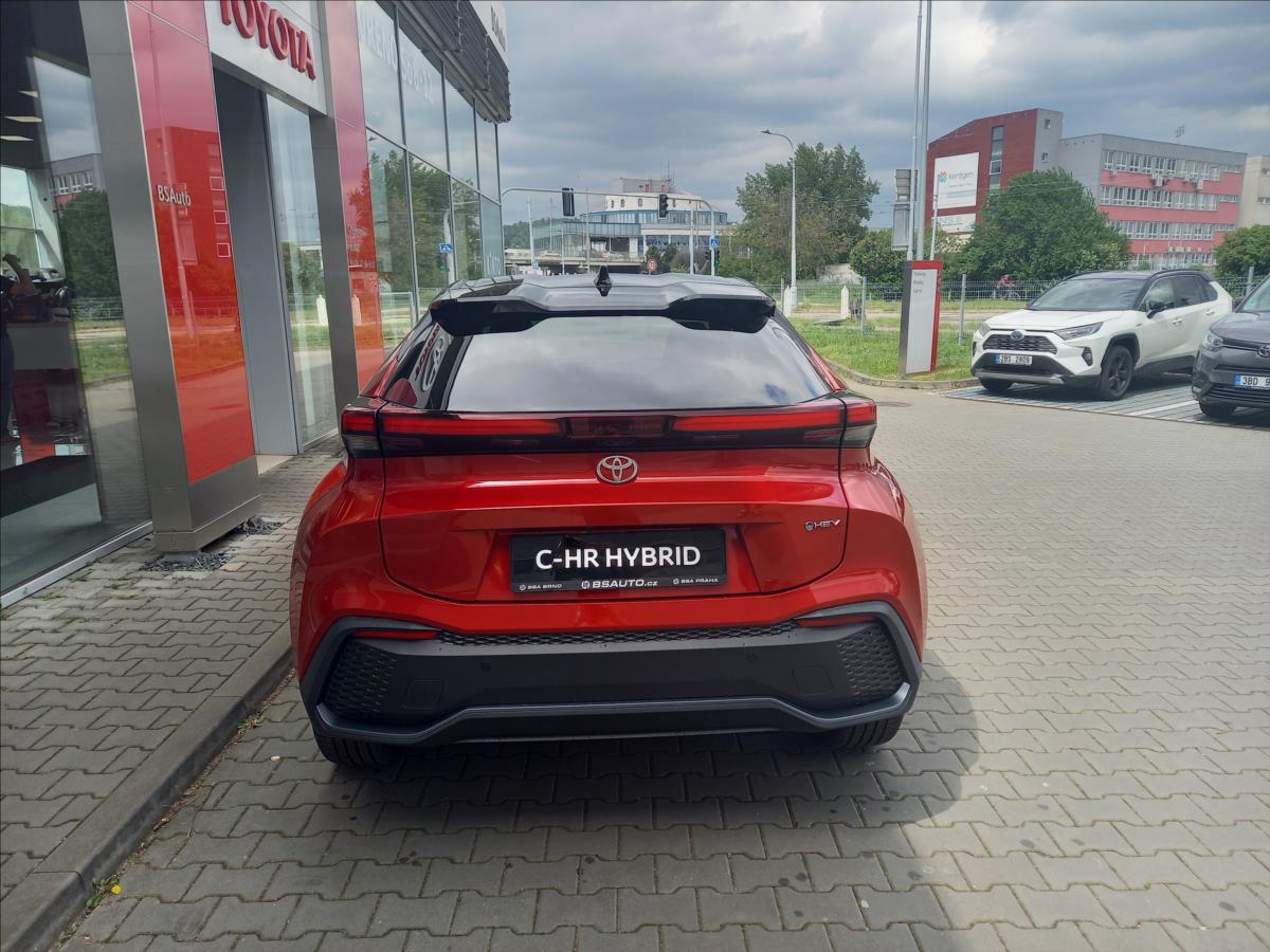 Toyota C-HR SUV 1,8 l 103 kw
