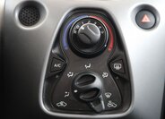 Toyota Aygo Hatchback 998,0 53 kw