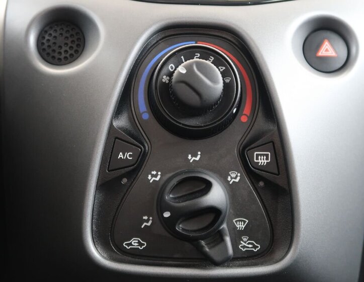 Toyota Aygo Hatchback 998,0 53 kw