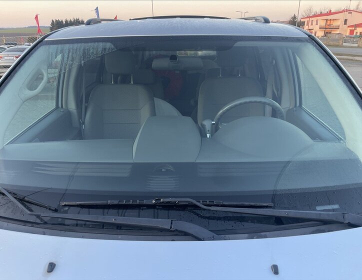 Chrysler Town & Country MPV 3,8 l 142 kw