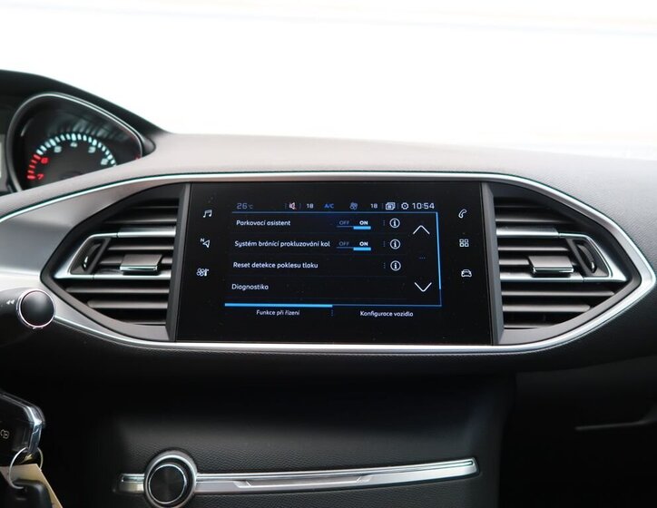 Peugeot 308 Hatchback 1,2 l 81 kw