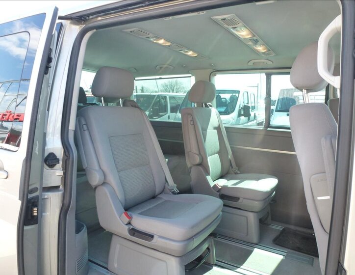 Volkswagen Multivan Kombi 2,5 l 128 kw