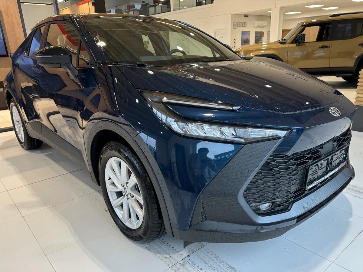 Toyota C-HR SUV 1,8 l 103 kw