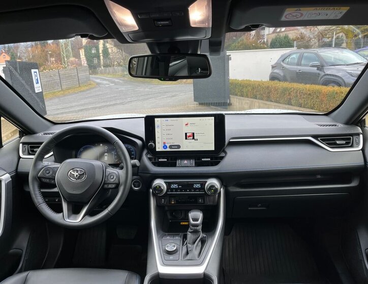 Toyota RAV4 SUV 2,5 l 131 kw