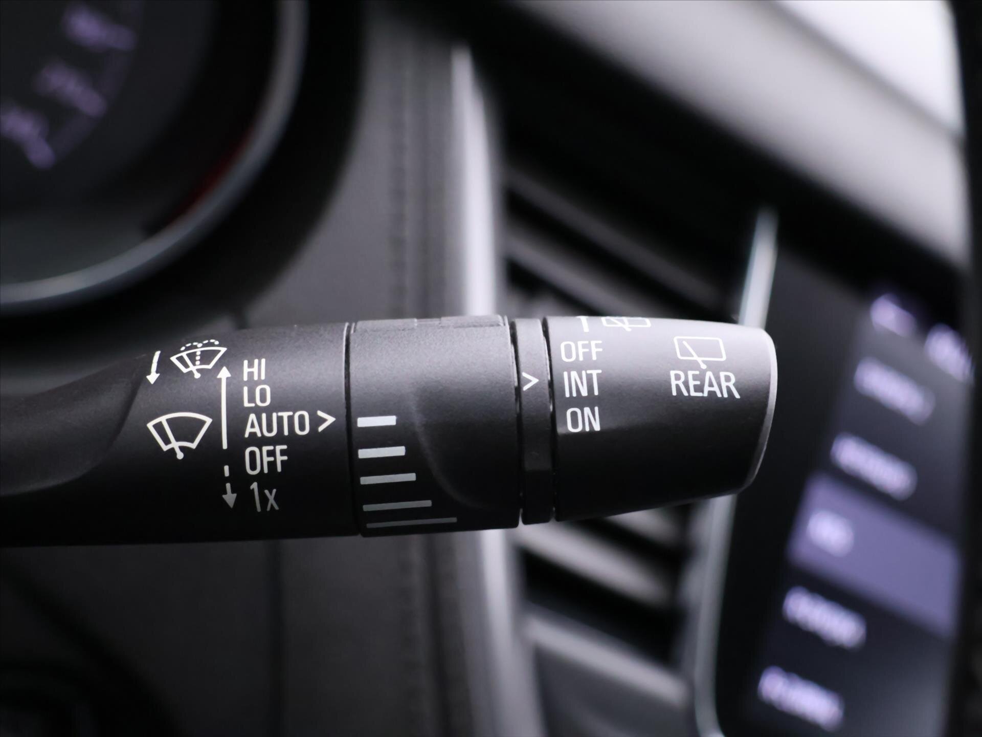 Opel Grandland X SUV 1,6 l 147 kw