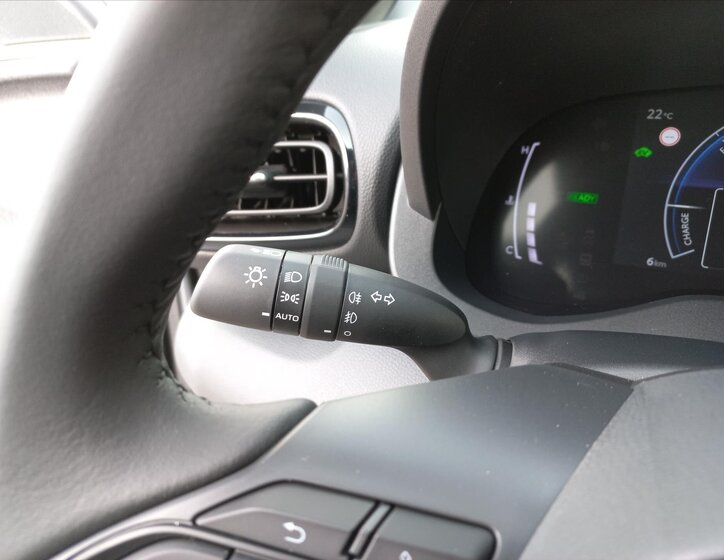 Toyota Yaris Cross CUV / Crossover 1,5 l 68 kw