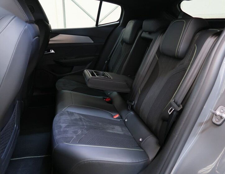 Peugeot 408 Liftback 1,6 l 133 kw