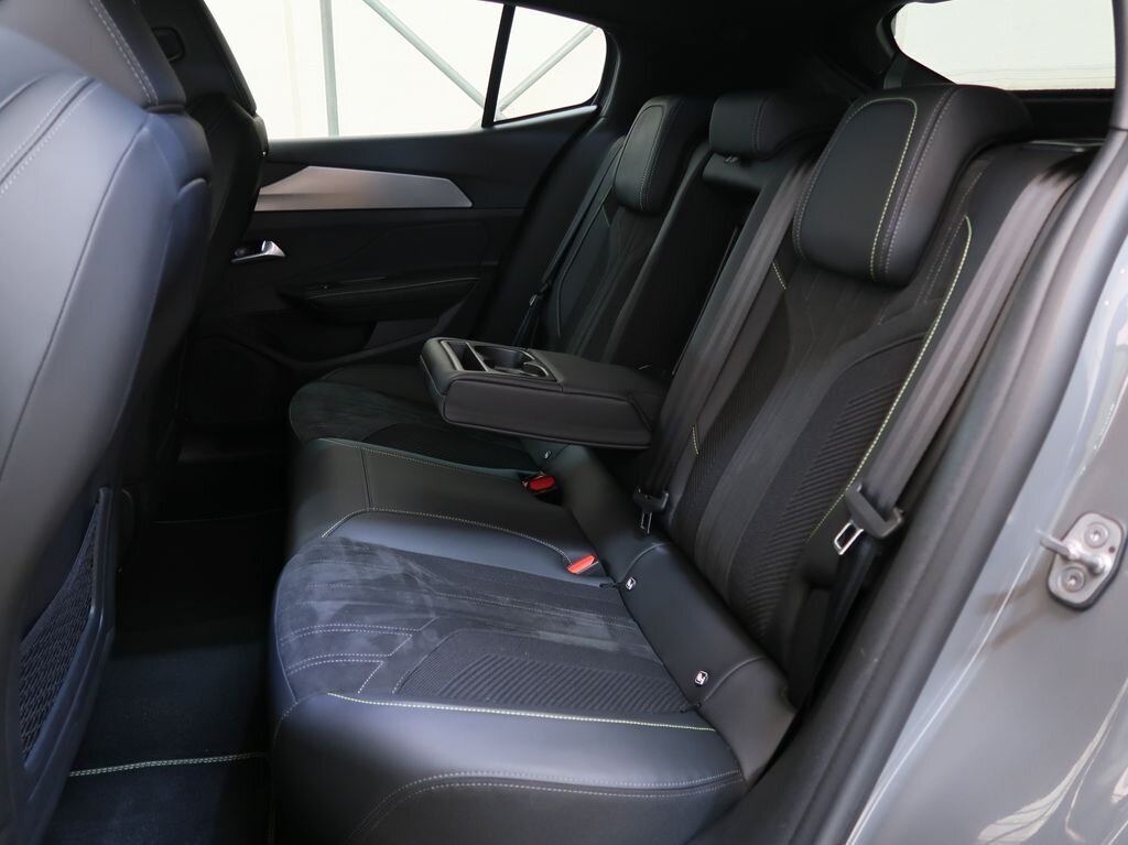 Peugeot 408 Liftback 1,6 l 133 kw