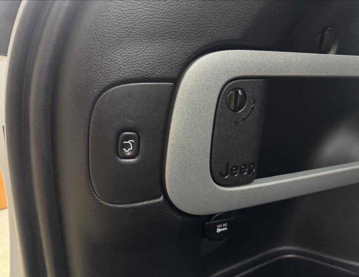 Jeep Cherokee SUV 2,0 l 103 kw