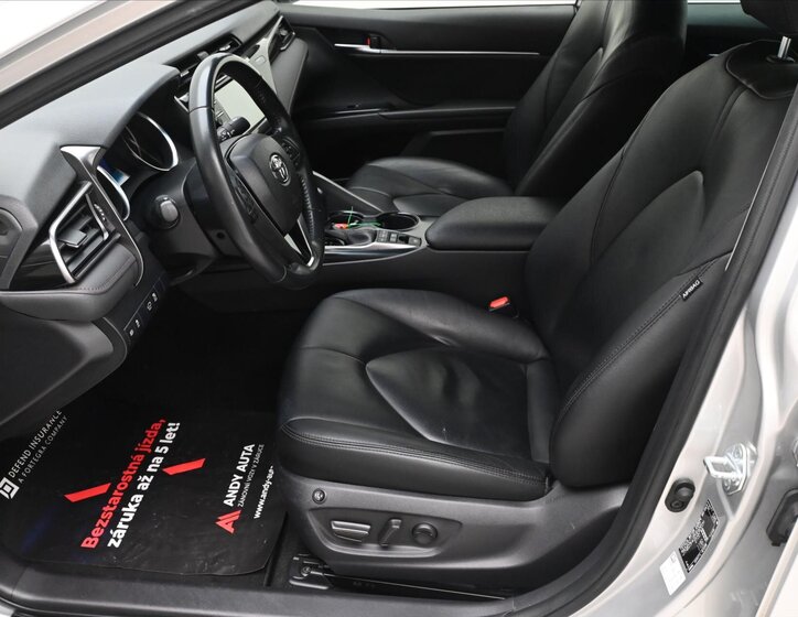 Toyota Camry Sedan / Limuzína 2,5 l 160 kw