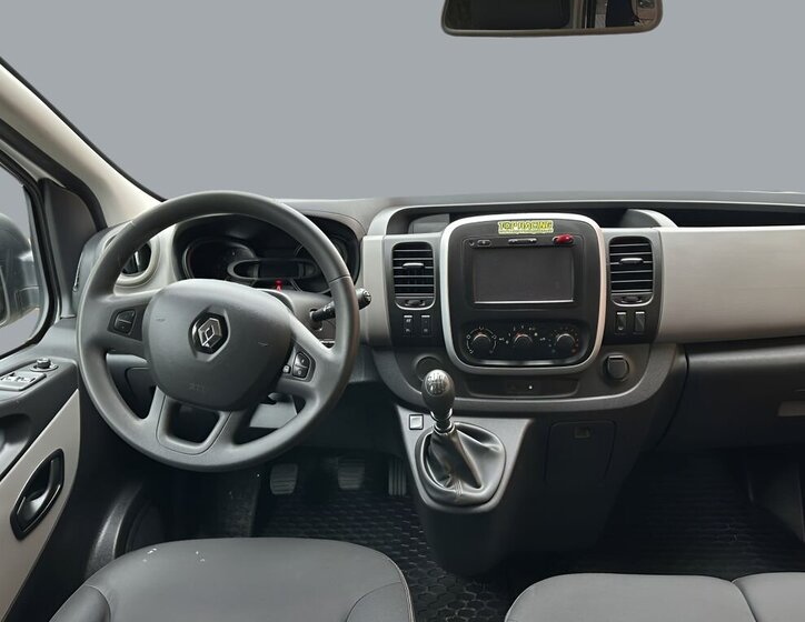 Renault Trafic 12