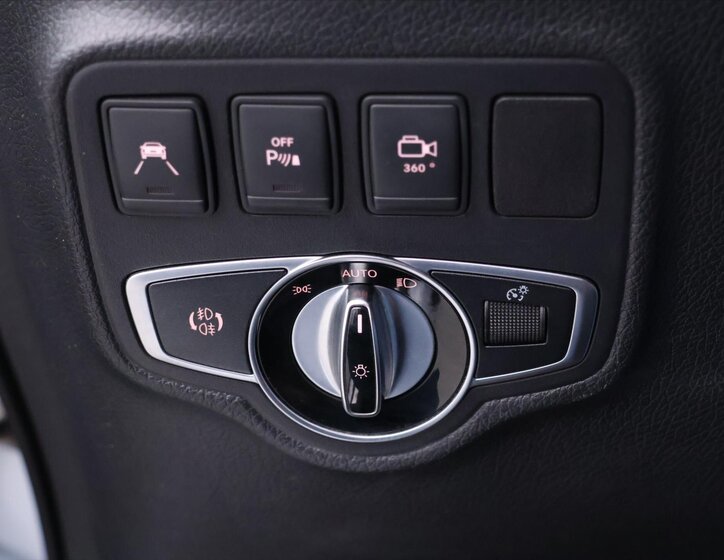 Mercedes-Benz Třídy X Pick-up 2,3 l 140 kw