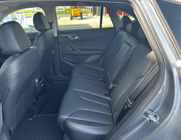 MG HS SUV / Terénní 1,5 l 125 kw