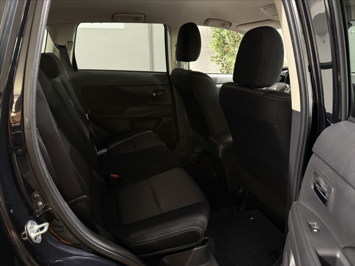 Mitsubishi Outlander SUV / Terénní 2,3 l 110 kw