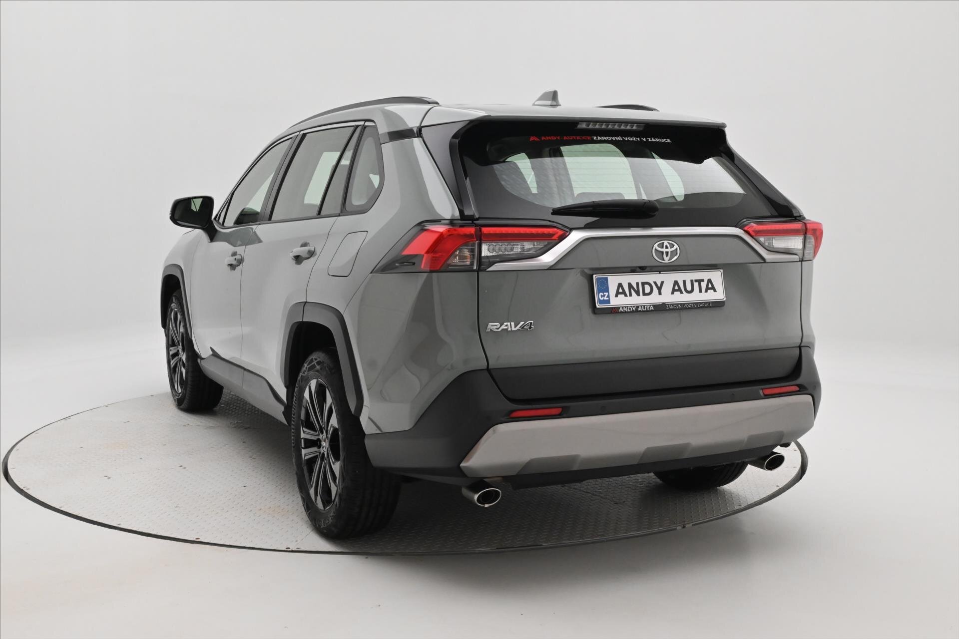 Toyota RAV4 SUV / Terénní 2,0 l 129 kw