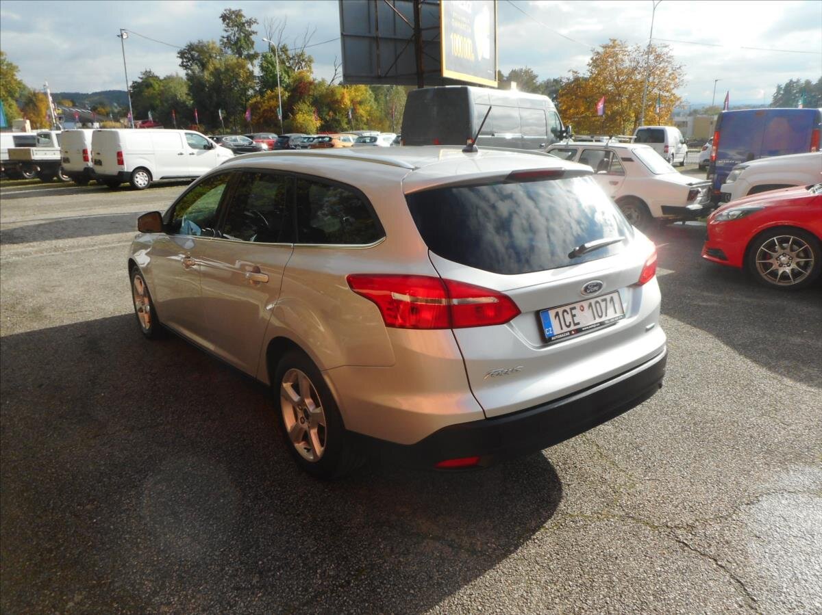 Ford Focus Kombi 999,0 92 kw