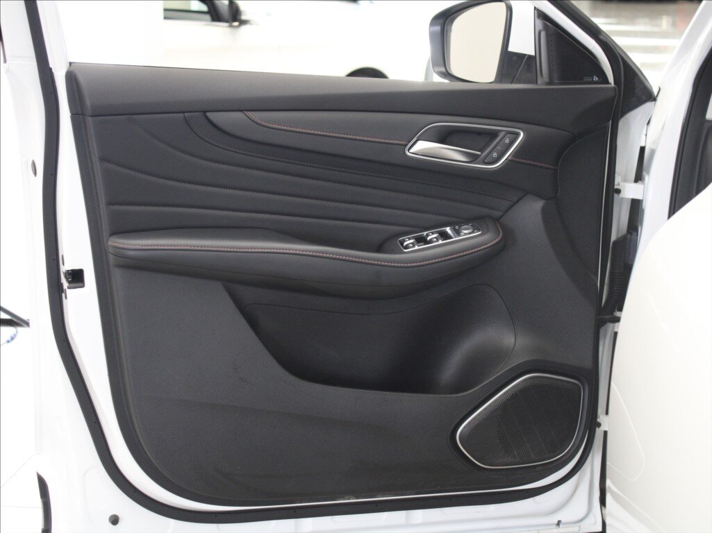 MG EHS SUV / Terénní 1,5 l 190 kw