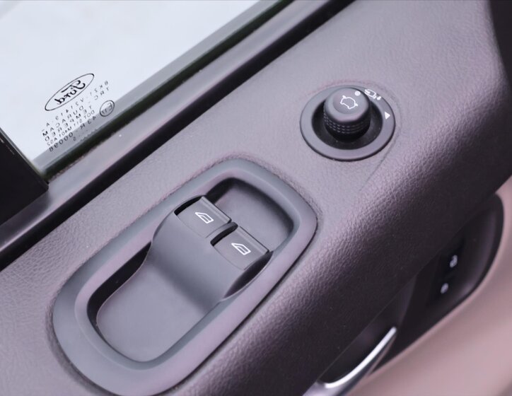 Ford Tourneo Custom MPV 2,2 l 114 kw