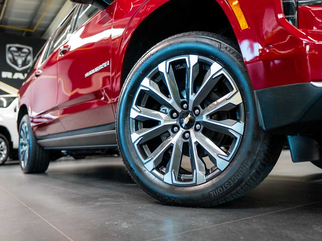 Chevrolet Suburban SUV 6,2 l 313 kw