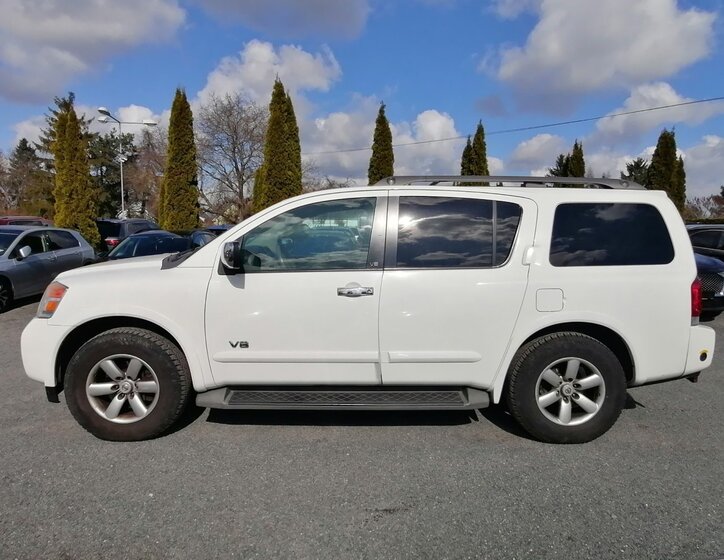 Nissan Armada SUV / Terénní 5,6 l 233 kw