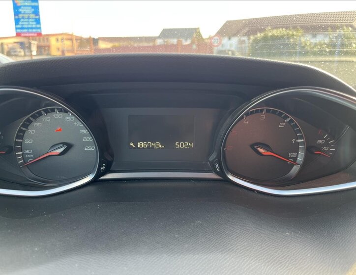 Peugeot 308 Kombi 1,5 l 96 kw