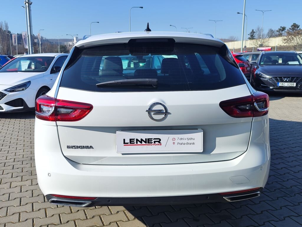 Opel Insignia Kombi 2,0 l 128 kw