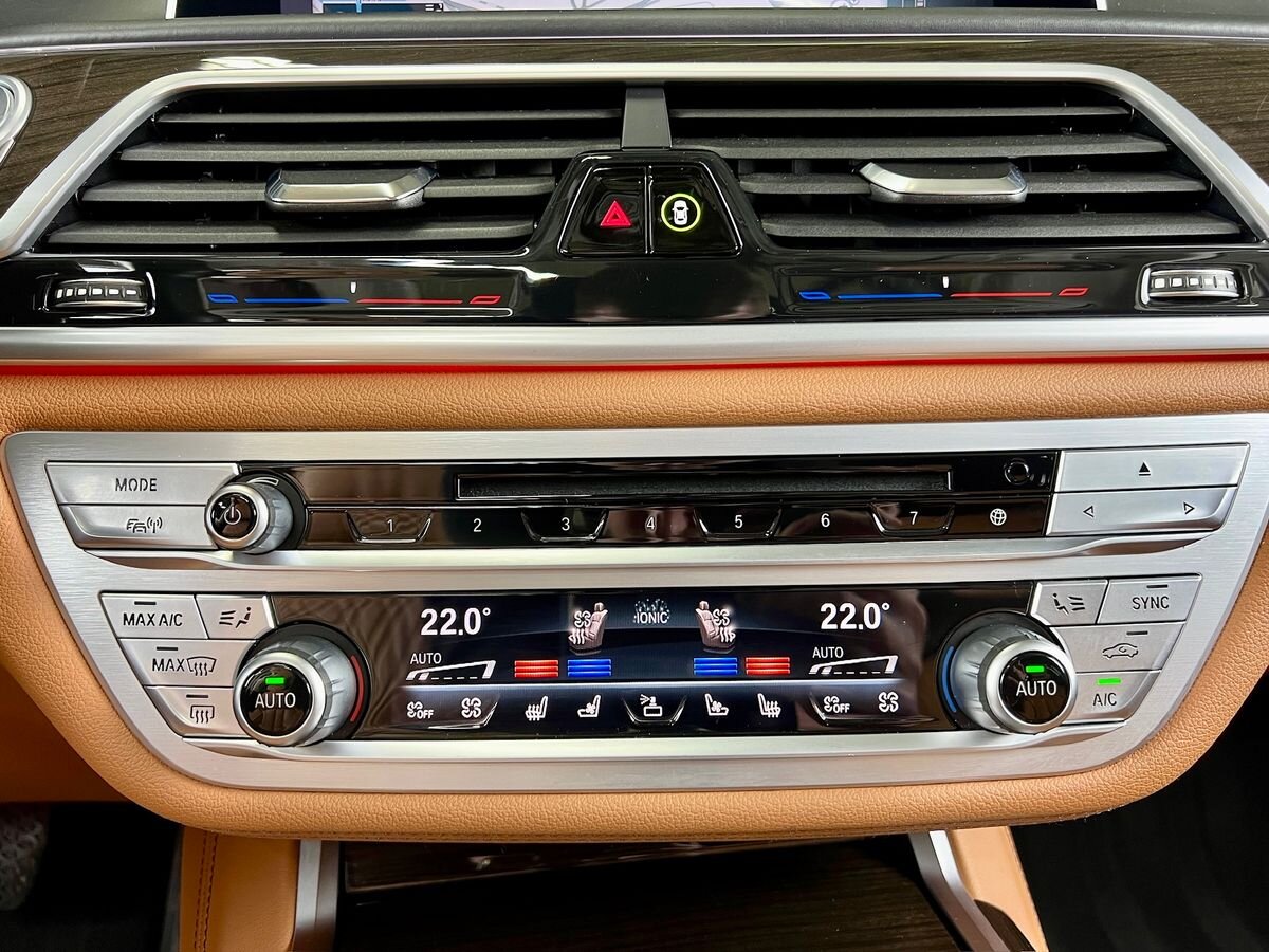 BMW Řada 7 Sedan / Limuzína 3,0 l 250 kw