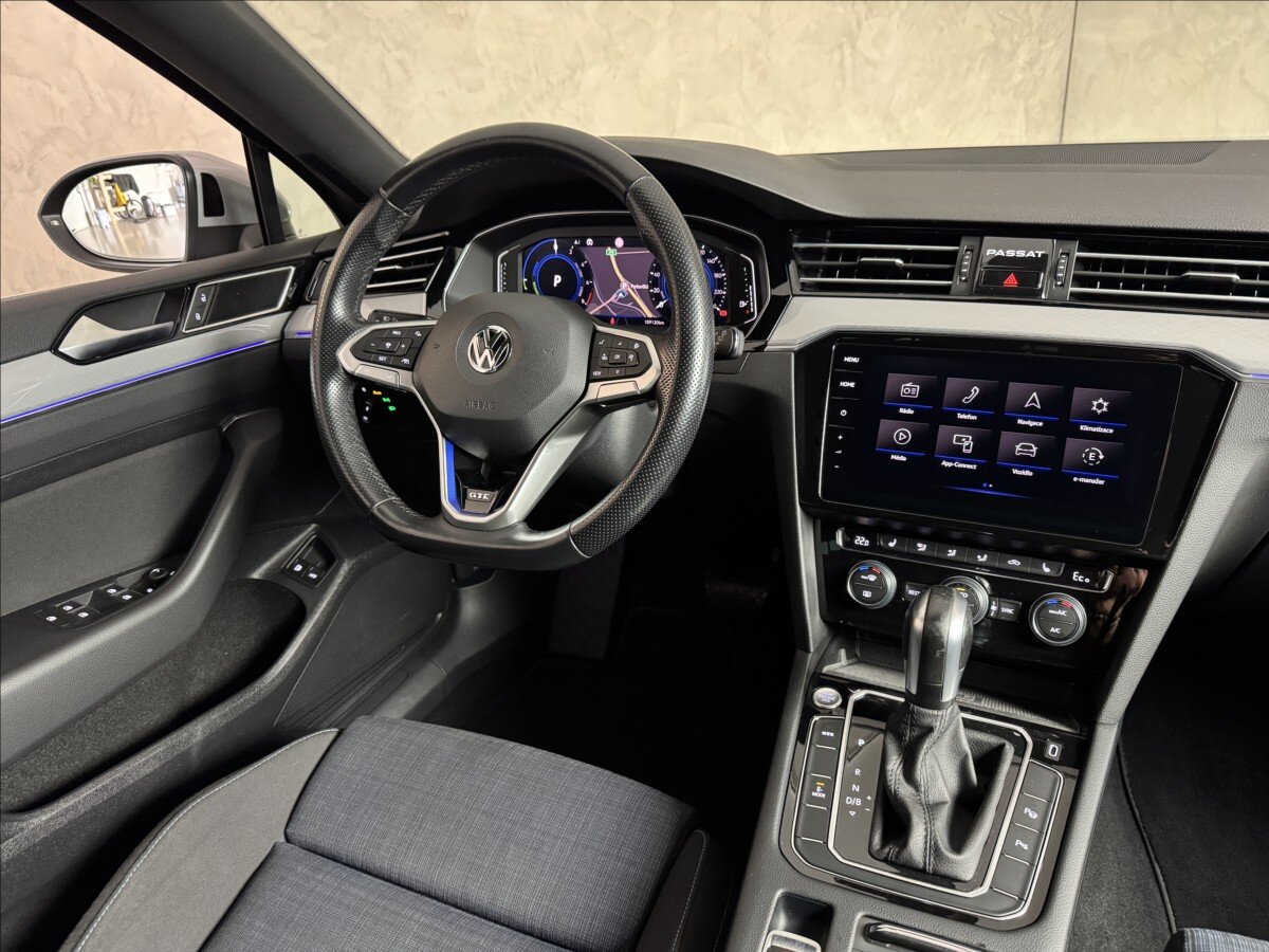 Volkswagen Passat Kombi 1,4 l 160 kw