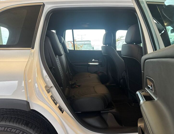 Mercedes-Benz EQB 16