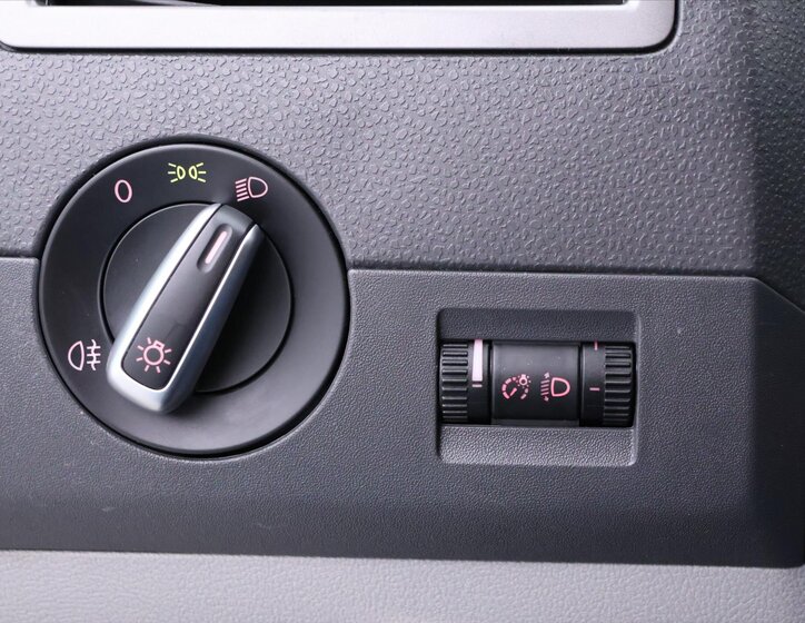 Volkswagen Caravelle 15