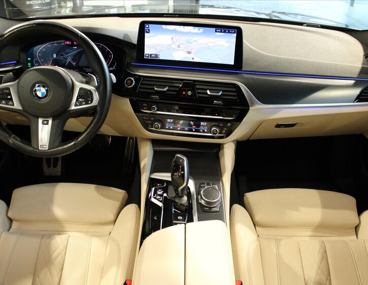 BMW Řada 5 Kombi 3,0 l 210 kw