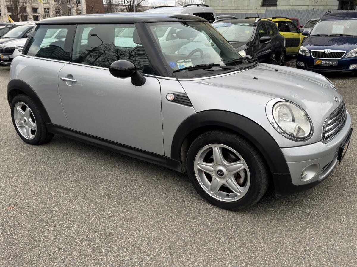 Mini Cooper Hatchback 1,6 l 88 kw