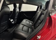 Tesla Model 3 Liftback 0,0 324 kw