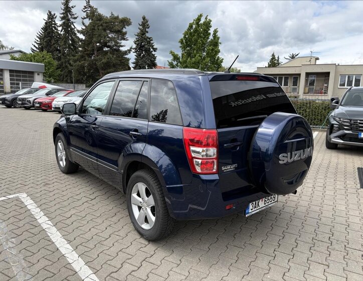 Suzuki Grand Vitara SUV / Terénní 2,4 l 124 kw