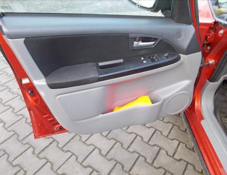 Suzuki SX4 Hatchback 1,6 l 88 kw