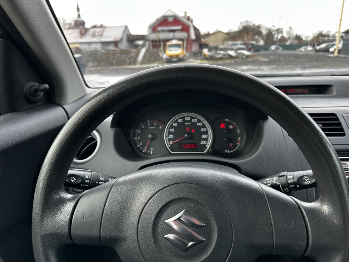 Suzuki Swift Hatchback 1,3 l 67 kw