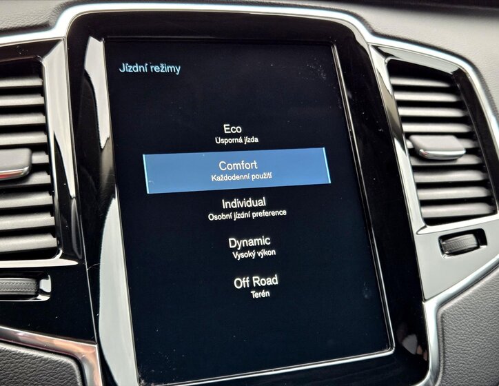 Volvo XC90 SUV / Terénní 2,0 l 173 kw