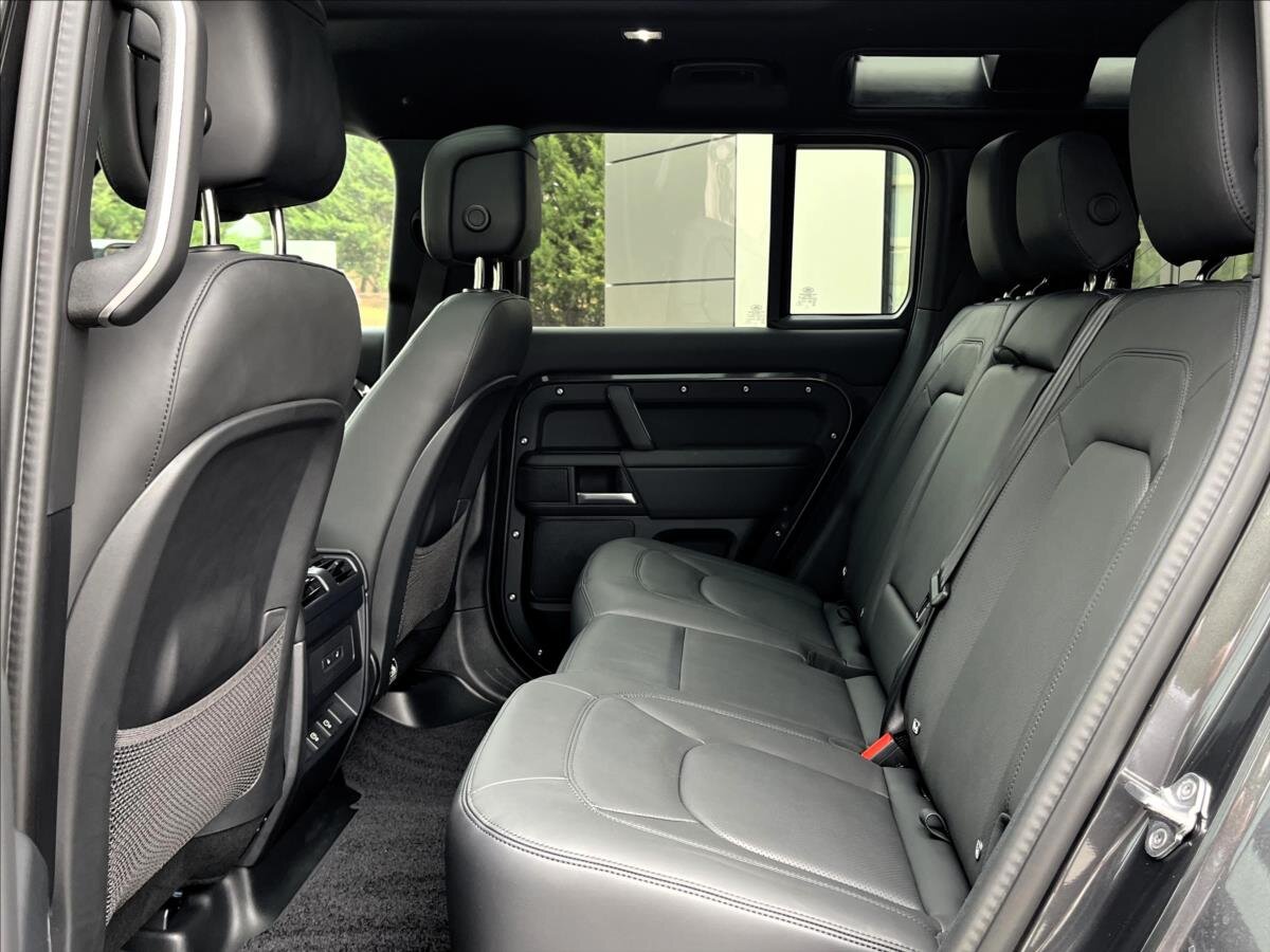 Land Rover Defender SUV / Terénní 3,0 l 147 kw