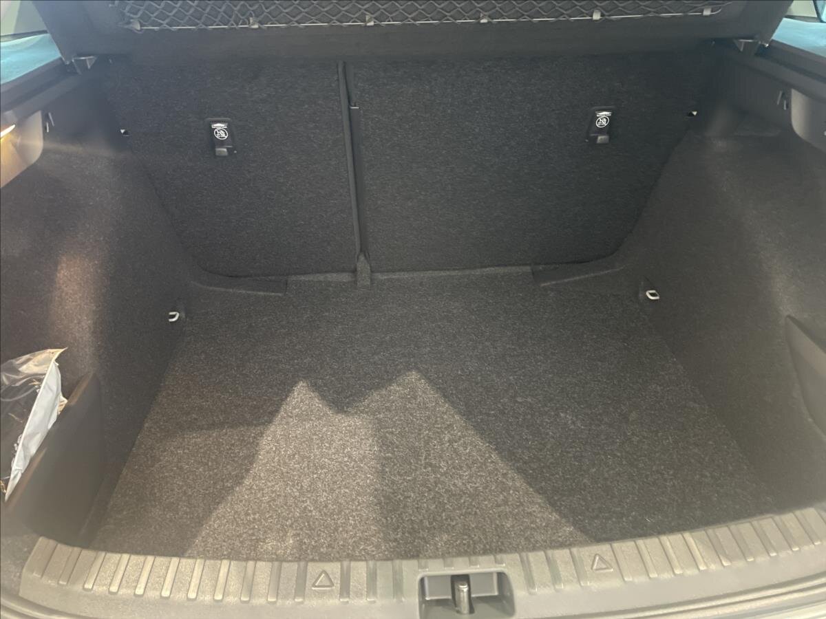 Škoda Scala Hatchback 1,5 l 0