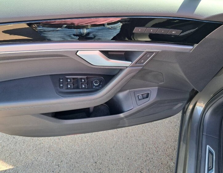 Volkswagen Touareg SUV / Terénní 3,0 l 210 kw