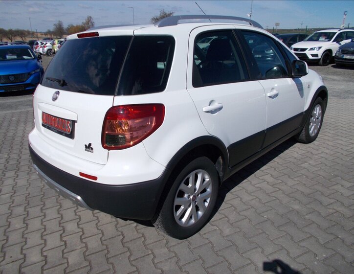 Fiat Sedici Hatchback 1,6 l 88 kw