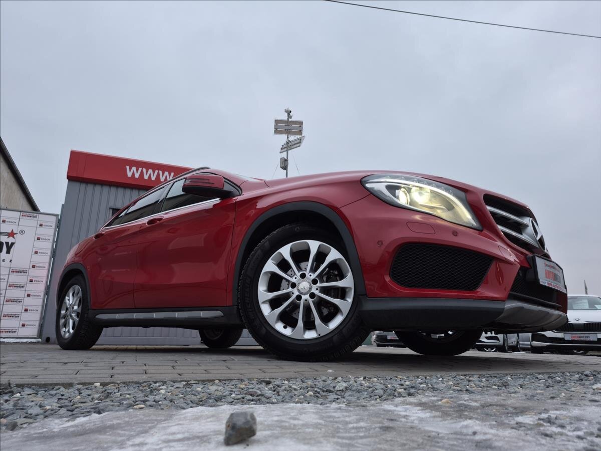 Mercedes-Benz GLA SUV / Terénní 1,6 l 115 kw