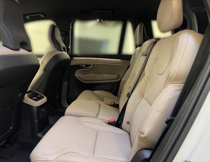 Volvo XC90 11