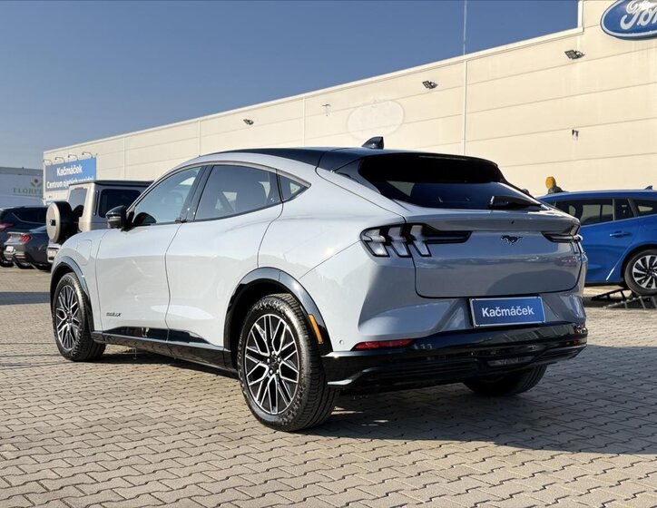 Ford Mustang Mach-E Hatchback 0,0 225 kw