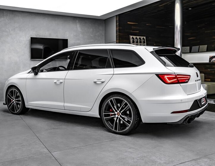 Seat Leon Kombi 2,0 l 221 kw