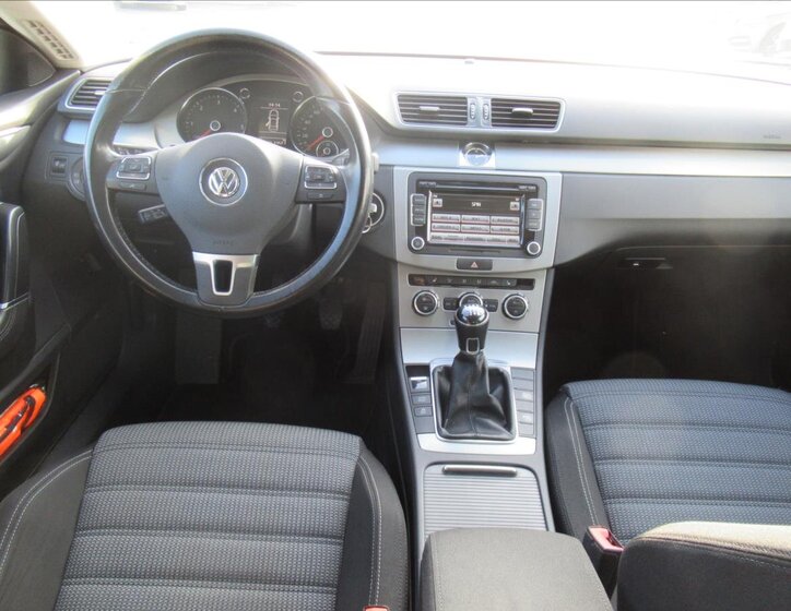 Volkswagen CC Sedan 2,0 l 103 kw