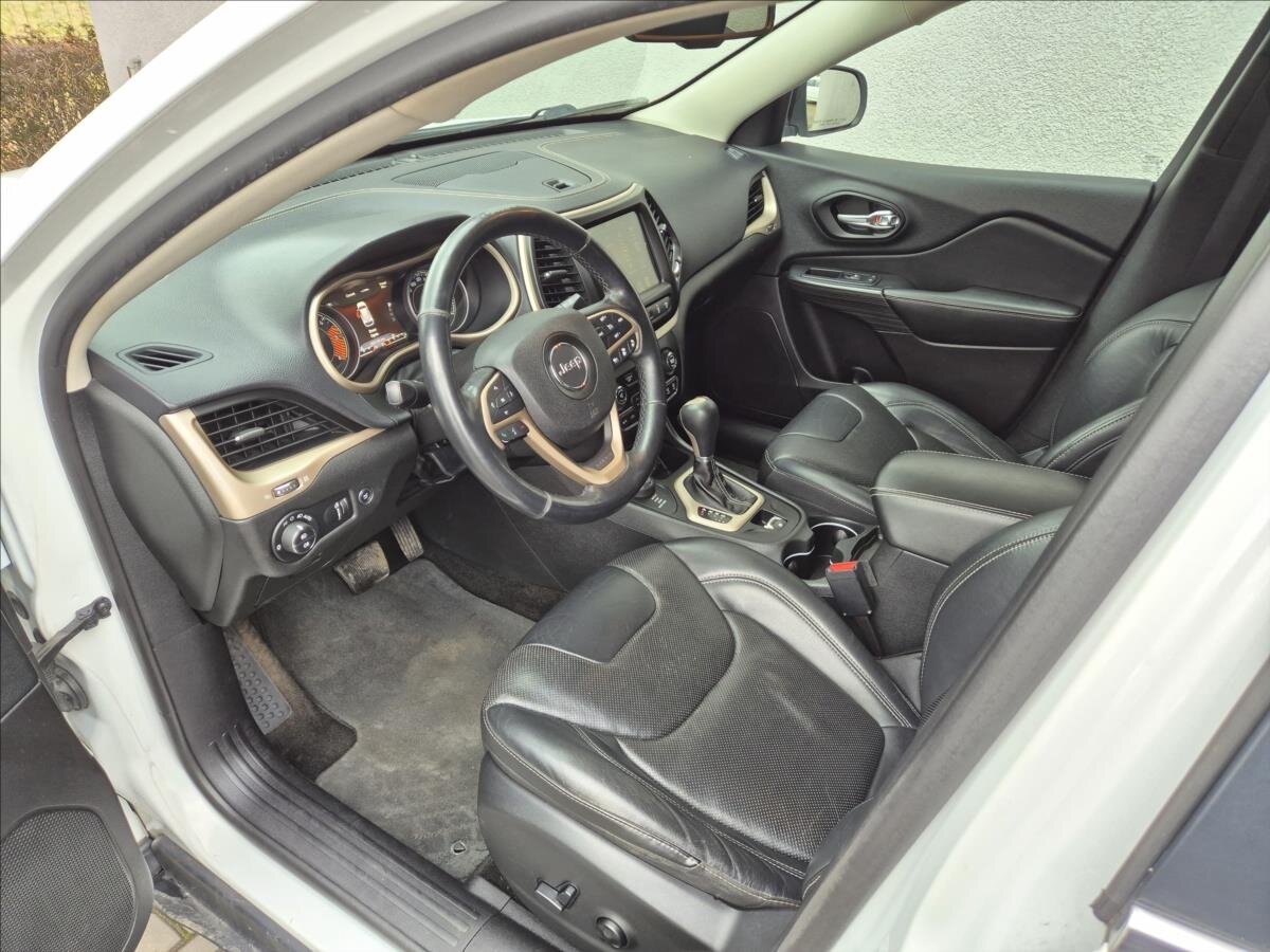 Jeep Cherokee SUV 2,2 l 147 kw