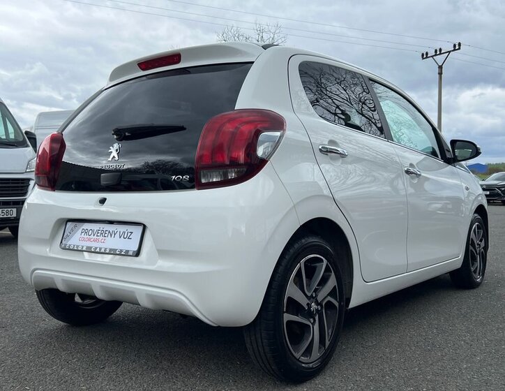 Peugeot 108 Hatchback 1,2 l 60 kw